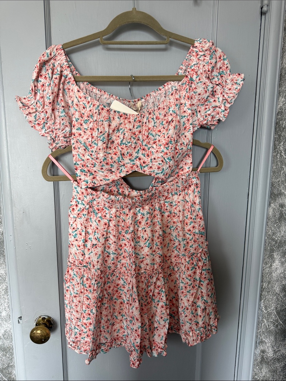 Twenty Ten Pink Floral Cutout Puff-Sleeve Two Piece Top and Skirt